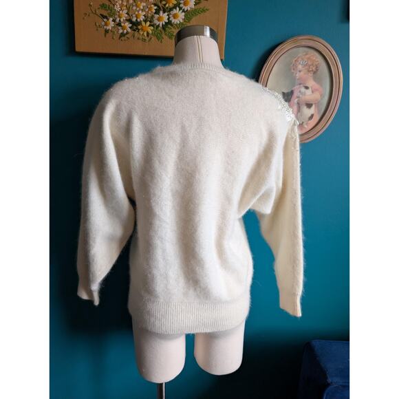 Vintage carducci wool and angora sweater with applique beaded pearls in white - Picture 6 of 8